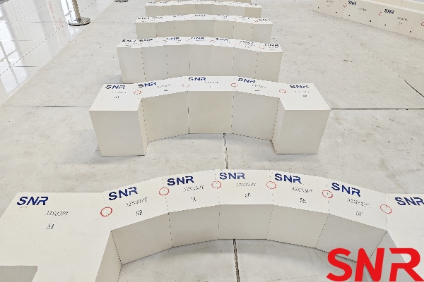 Analysis of the Service Life of Oxy-Fuel Combustion Glass Furnaces