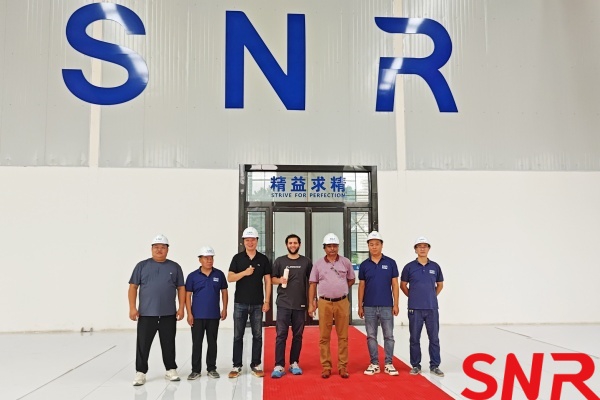 Welcome foreign customers to visit our factory！