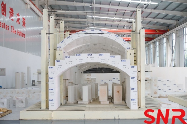 Construction Technology and Requirements for Insulation Materials in Glass Furnace Bottom, Sidewalls, and Crown